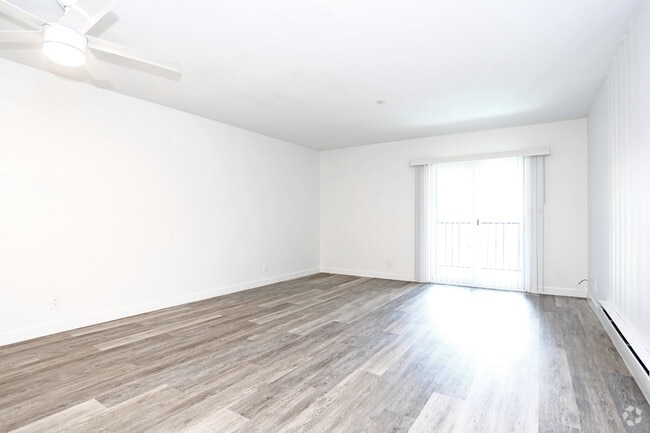 2BR,2BA-900SQ - Cinnamon Apartments