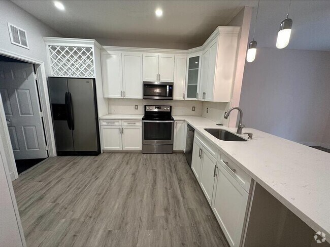 Picture of Regency Lakes At Coconut Creek Apartments for Rent with High Ceilings ...