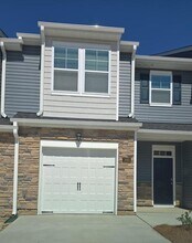 Building Photo - 1667 Hallview Ct