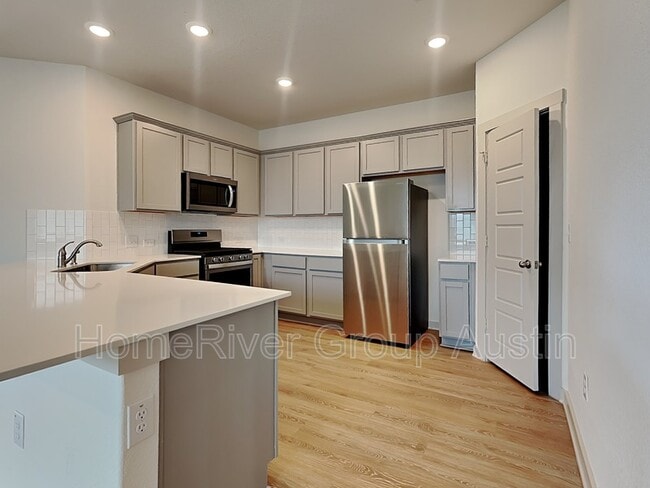 Foto del edificio - 17300 Crownfield Path