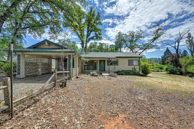 Foto del edificio - Country living in Beautiful Meadow Vista