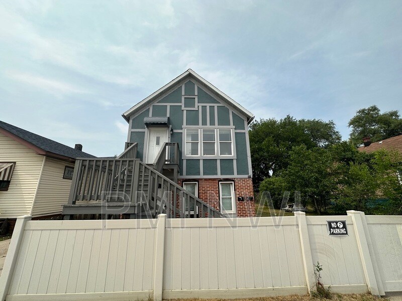 117 Gostlin St Unit B, Hammond, IN 46327 Condo for Rent in Hammond