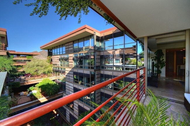 Foto del edificio - 7161 E Rancho Vista Dr