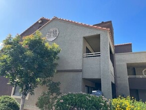 Building Photo - 5016 S Rainbow Blvd
