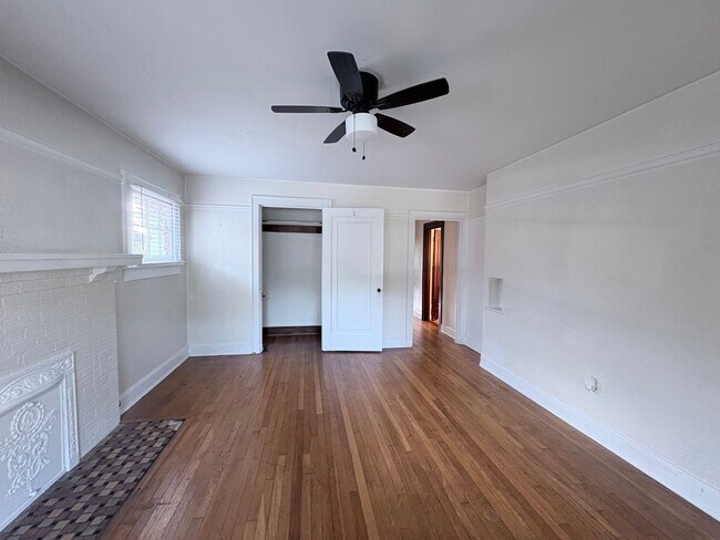 Foto del edificio - 716 Forest Ave