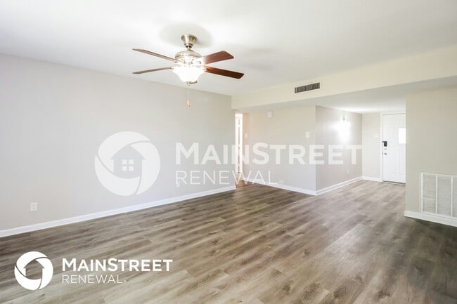 Building Photo - 1237 Hillwood Dr