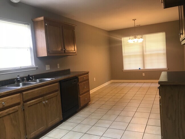 Foto del edificio - 230 Autumnwood Drive