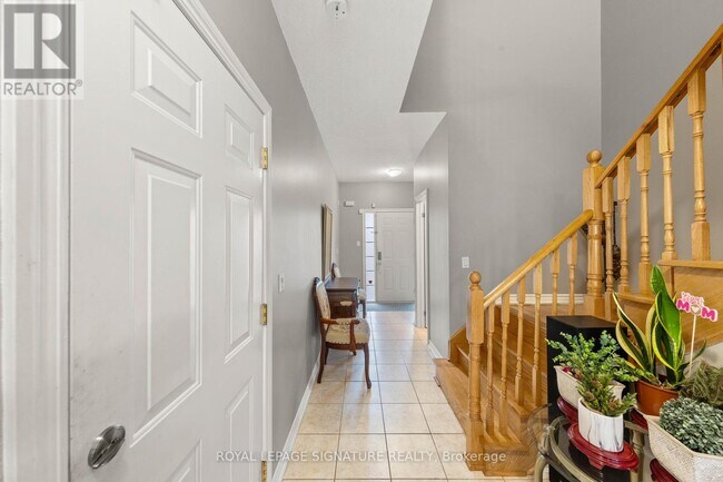 Photo du bâtiment - 71 Puccini Dr