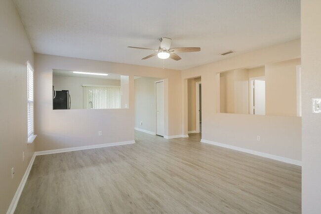 Foto del edificio - 708 Wynfield Cir