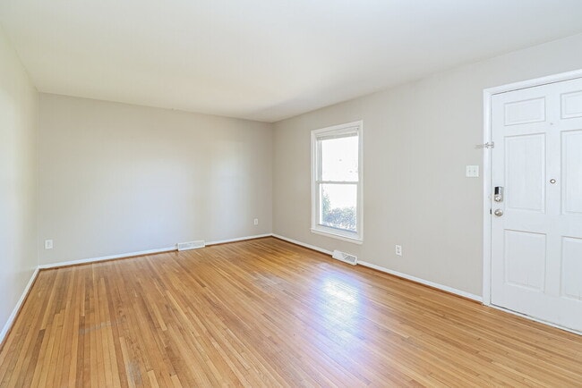 Building Photo - 3515 Archer Ave