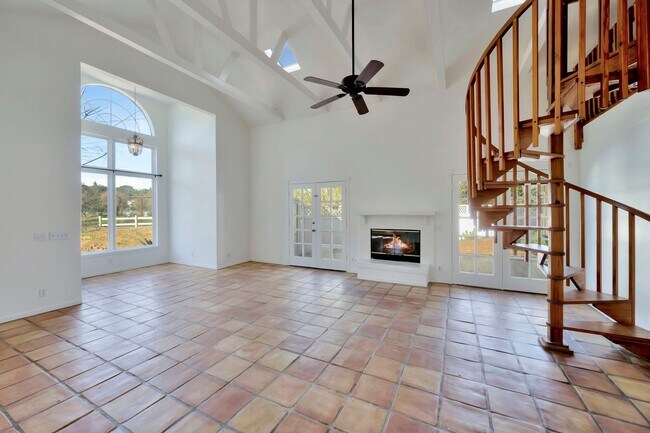 Building Photo - One-of-a-Kind Home in Fallbrook