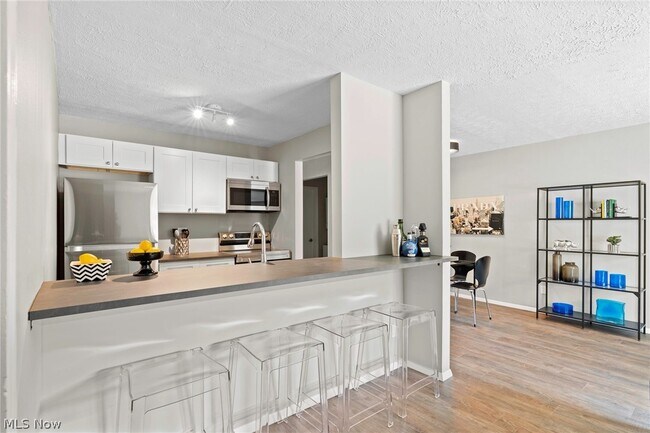 Foto del edificio - 10532 Clifton Blvd