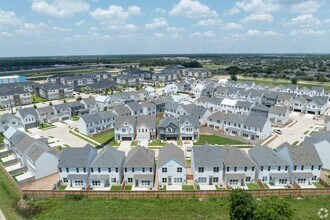 Building Photo - 7311 W Meadow Ct