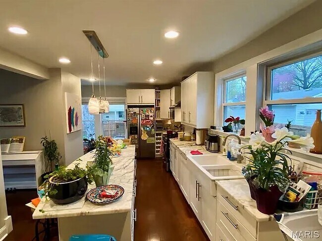 Foto del edificio - 439 Alma Ave