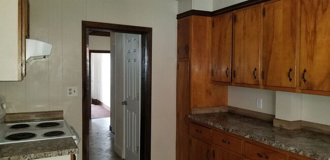 Building Photo - 2 br, 1.5 bath House - 311 N PINE ST