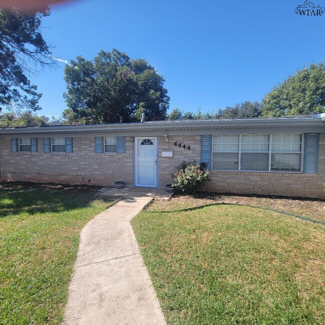 Foto del edificio - 4444 Phillips Dr