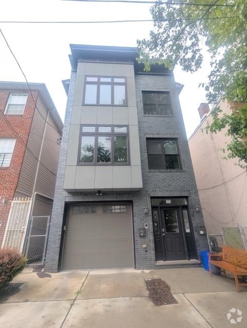 Building Photo - 173 Halladay St