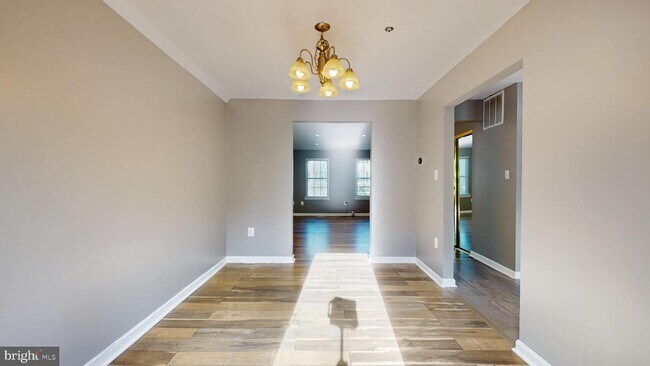 Foto del edificio - 6330 Sunvalley Terrace