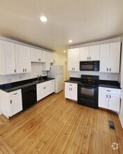 Building Photo - 526 E Burleigh St