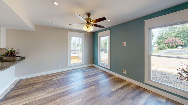 Building Photo - 1601 Forest Ave