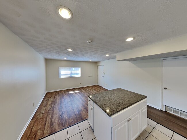 Foto del edificio - 1620-1636 Indianola Ave-1630