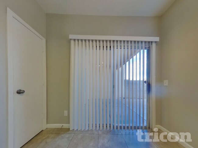 Foto del edificio - 625 N Hamilton St