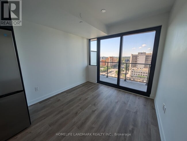 Building Photo - 3009-3009 Novar Rd