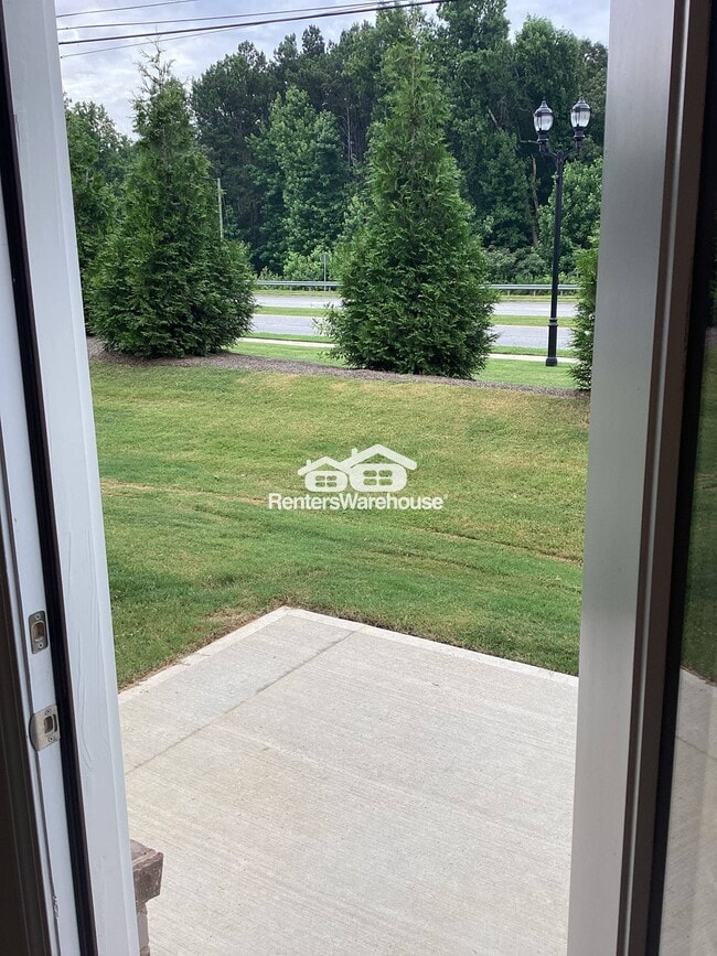 Building Photo - 1132 Chastain Dr