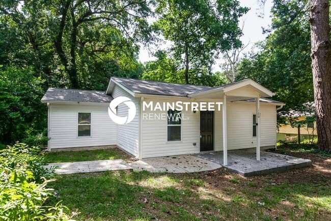 Building Photo - 2 Bedroom Pet-Friendly Home in Atlanta, GA with Main Street Renewal