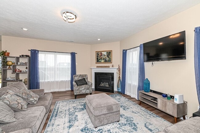 Building Photo - 16406 Taconite Dr