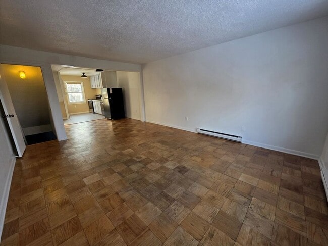 Building Photo - 38 Maxwell Dr