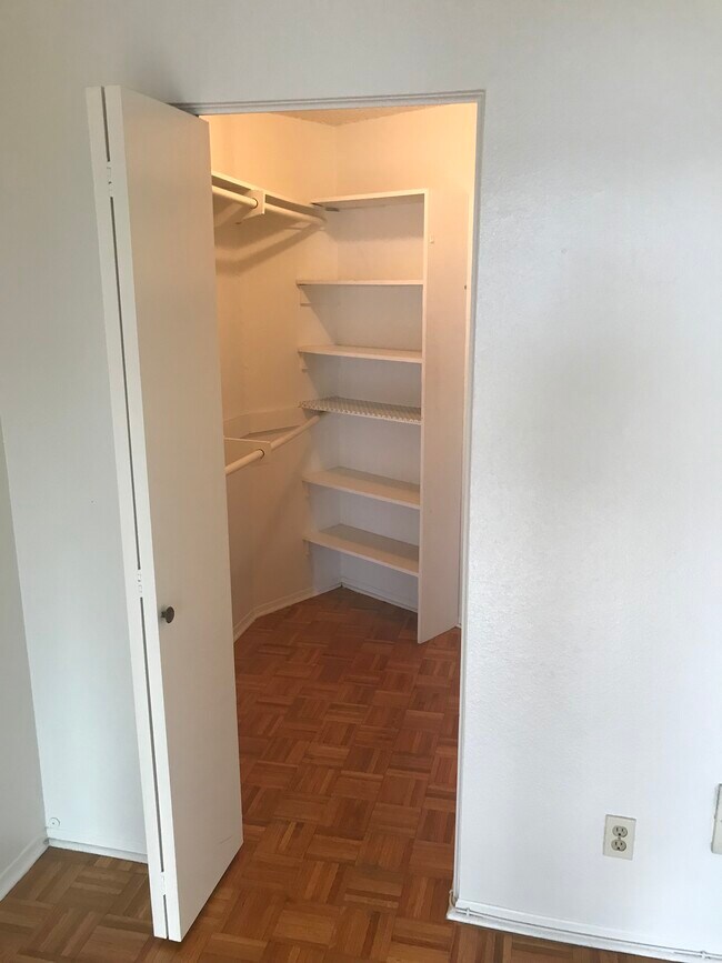 620 The Village Unit 205, Redondo Beach, CA 90277 Condo for Rent in