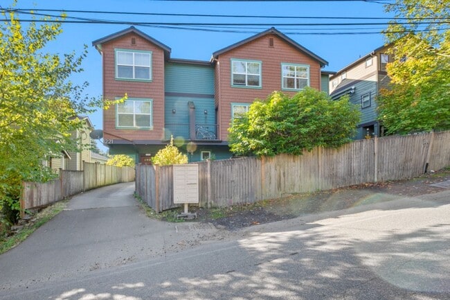 3bd/2.25ba Seattle Townhouse - 3bd/2.25ba Seattle Townhouse
