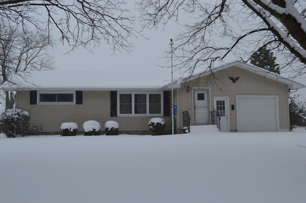 13 Comstock Rd, Baldwinsville, NY 13027 House Rental in Baldwinsville