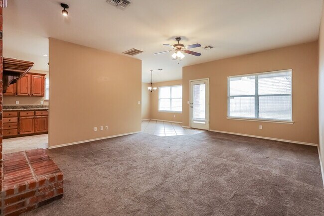 Building Photo - 8524 SW 37th St