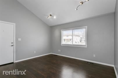 Building Photo - 2 br, 1 bath 4plex - 1229 West Hayward Ave...