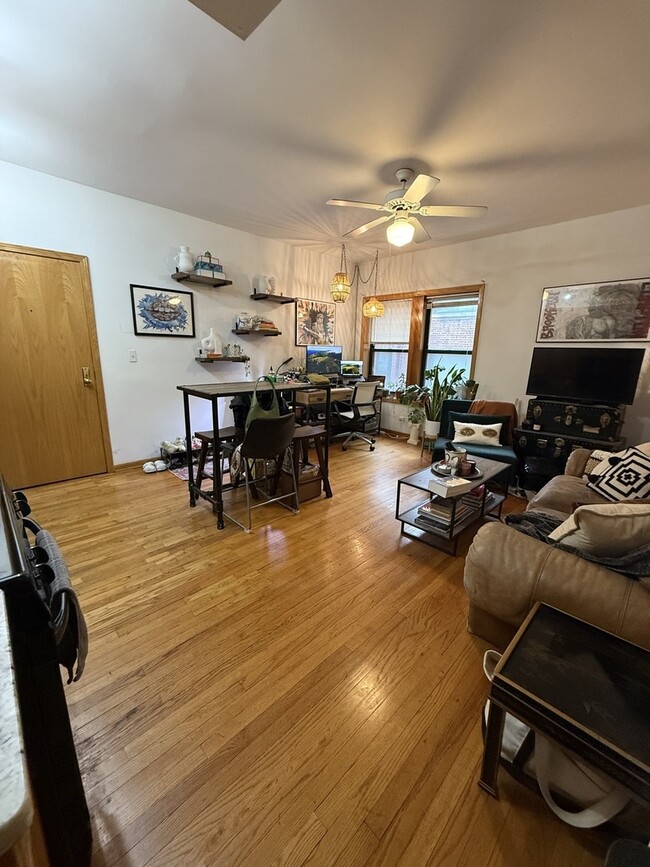 Foto del edificio - 628 W Patterson Ave