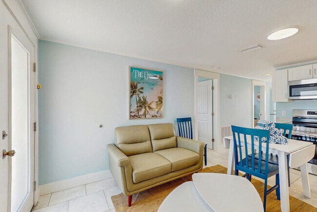 Building Photo - 3222 Gulf Dr