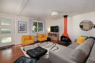 Building Photo - 4264 Belmont Dr