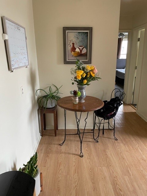 Foto principal - 370 S Highland Ave