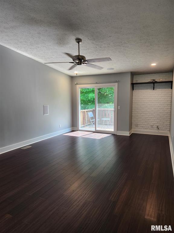 Foto del edificio - 3439 N Willow Ct