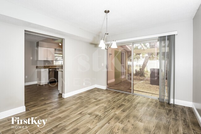 Foto del edificio - 957 Bayward Ct
