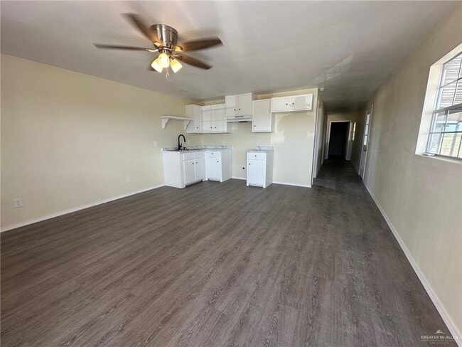 Building Photo - 1436 Mariposa Dr