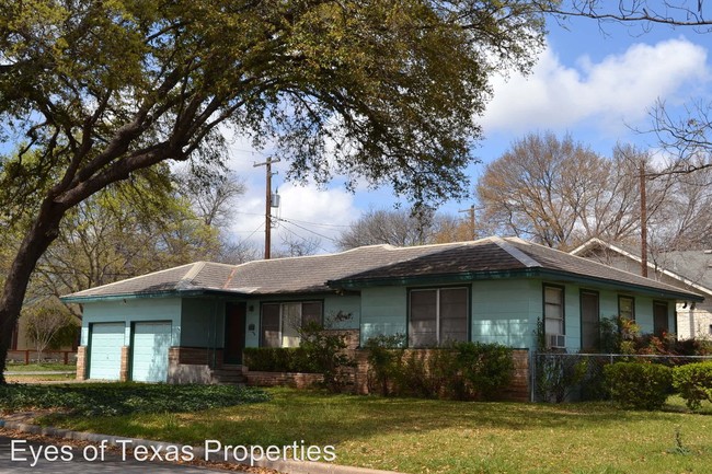 Foto del edificio - 2 br, 1 bath House - 700 E. 46th Street