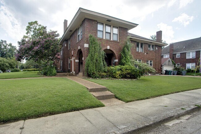 Building Photo - 257 Hawthorne St