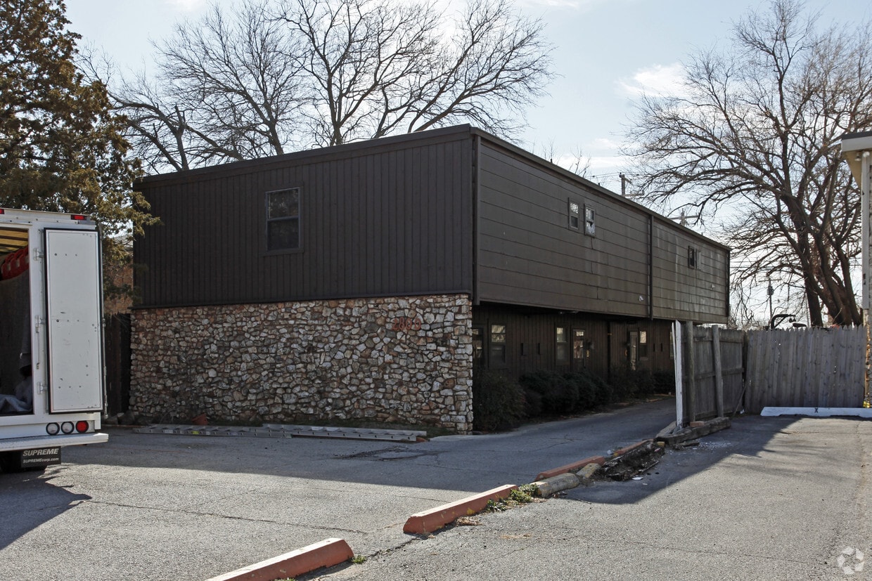Primary Photo - 2800 NW 57th St
