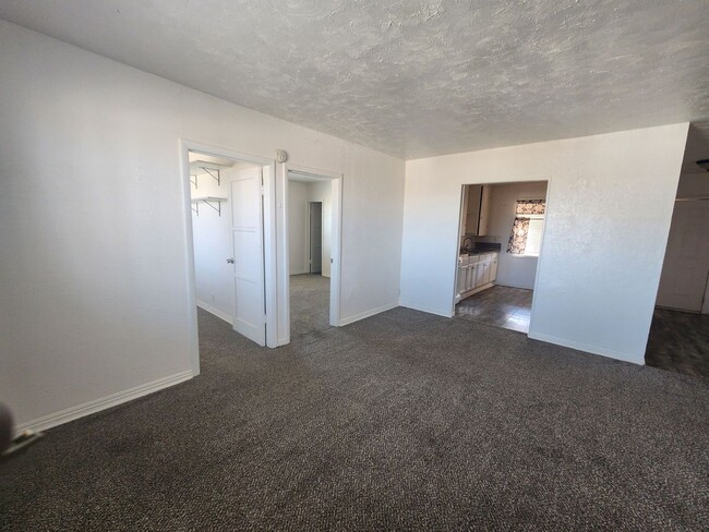 Building Photo - 73752 Crestview Dr