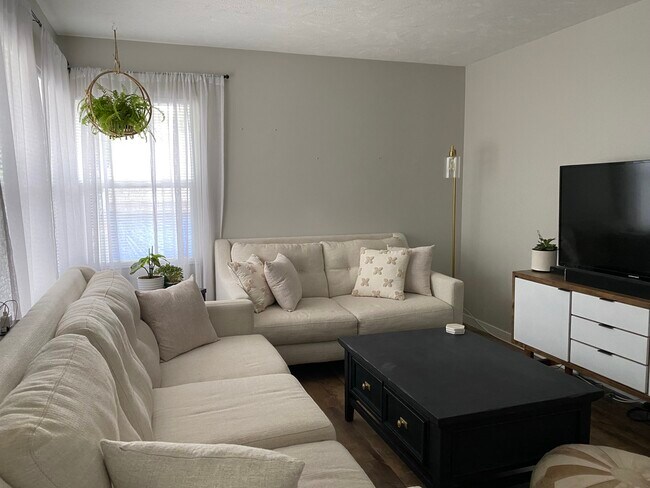 Foto del edificio - 4901 S 48th St