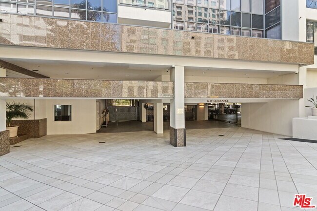 Foto del edificio - 10724 Wilshire Blvd