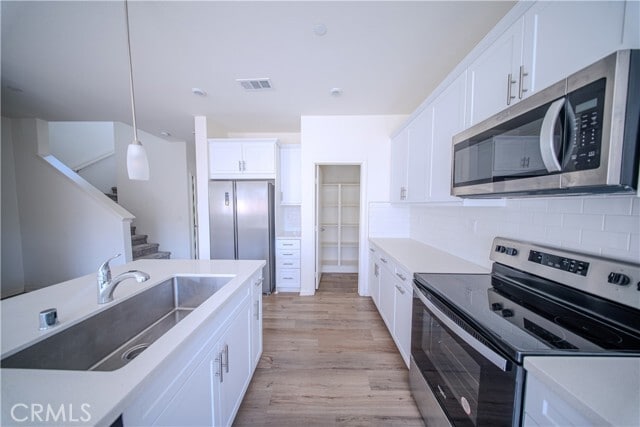 Building Photo - 558 Pablo Rd